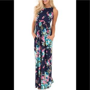 Floral Maxi with Pockets!